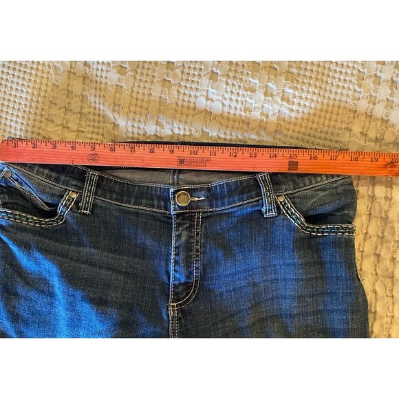 Wrangler Shiloh Womens Jeans Size 15 / 16 X 36 Distressed Denim Boot Cut Rodeo! - Picture 8 of 11